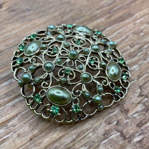 Square Vintage Style Rhinestone Green Faceted Lime Gold Tone Brooch - Picture 2 of 6